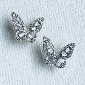 🦋🦋Calisades Butterfly stud earrings 🦋🦋